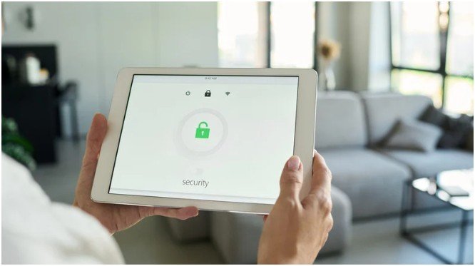 What Are the Everyday Gadgets You Need for a Productive Workday?